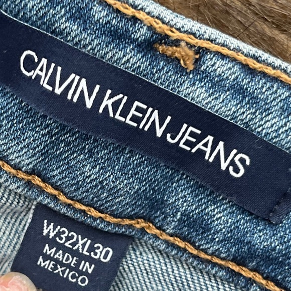 Women’s Calvin Klein Jeans Size XL/30-32 - Picture 3 of 4